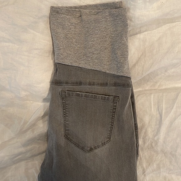 Soft stretchy maternity jeans - Picture 4 of 5